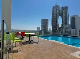 A Unas Calles del Malecon, Con Alberca en el Roof