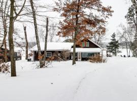 Rice Lake Lodge and Cabin with Dock Fire Pit Views, готель у місті Брейнерд