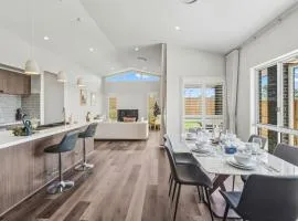 Brand new 4BR Family Home in Peaceful Park Ridge