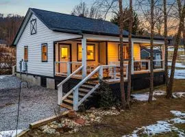 Little Frieendswood - Serene Home on Horse Farm, Unique Views & Nature