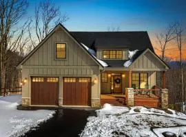 Laurel House - Luxury, Mtn Views, Games, Office, Bar, and Hot Tub