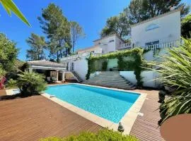 Villa avec quatre chambres à Villevieille