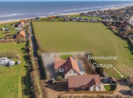 Bromholme Cottage Bacton - Sleeps 10, hot tub, close to beach, Hotel in Bacton