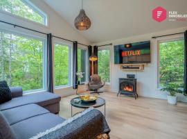 Le Grand Pic de Portneuf - 65" TV, Sonos, SPA, Pool, Fireplace, Billiards, Hotel in Pont-Rouge