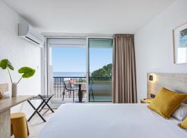 Hotel Centre Plage، فندق في أرجيليه سور مير