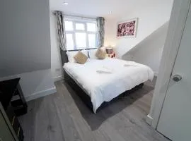 46DW Dreams Unlimited Contractor Home in Ashford