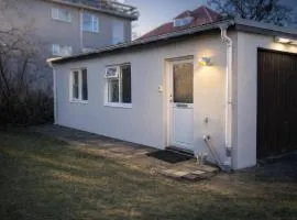 Private Guesthouse in Laugardalur Near Pool & Park