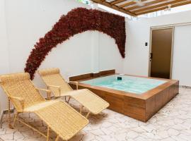 Hermosa casa independiente con jacuzzi privado y BBQ, готель у місті Манта