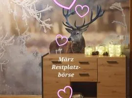 LECHUFER, 80m2, Haushälfte mit privatem Eingang, Kaminofen, Terrasse, Garten