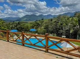 Chalé 01 · Lindo chalé com lareira, sauna e piscina.