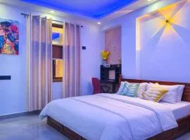 Divisha Home Stay- 2BHK Modern Luxury Apartment in South Delhi