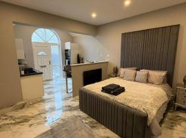 The Norwich Hideaway - Private Hot Tub, hotel u gradu 'Norwich'