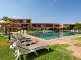 Appartement moderne et spacieux avec terrasse et piscine au Noria Golf