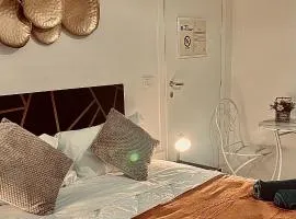 Affittacamere LA CASA DI GIADA a 3 minuti dal casello autostradale di Imola SELF CHECK-IN - parcheggio privato