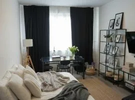 Alexanderplatz Chic Sunny City Studio