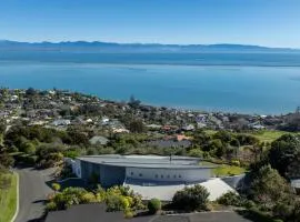 Large Exclusive Modern Picturesque House - Nelson
