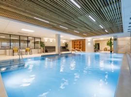 Hotel Červenohorsk&eacute; sedlo, smučarsko letovi&scaron;če v mestu Loučn&aacute; nad Desnou