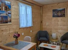 Studio bois avec jardinet