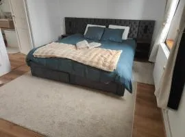 Prestige Loft - Suite King Size - Cinéma - Privé et Parking Inclus