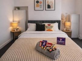 3-Bedroom Large House For Contractors, sleeping up to five, hotel di Shildon