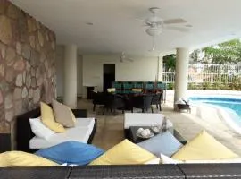 Private villa, 6 bedrooms, 2 pools with views