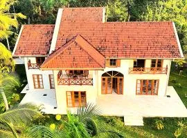 Luxury Cannelle lake villa