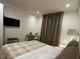 Little House Leonardo Airport