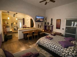 Davide's House, hotel Casatenovóban