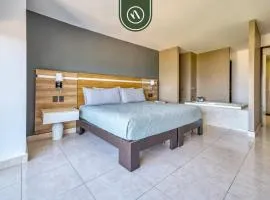 Oceanfron 4 BR Condo - Beach - Wyndham Pool