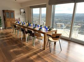 Gîte du Bois Marie Vue exceptionnelle Piscine Salle de jeux 12 pers, hotel v destinaci Huy