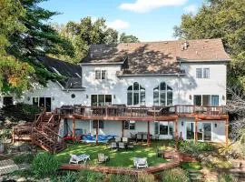 Lakefront Group Stay, Sleeps 14, Indoor Pool, Hot Tub, Arcades