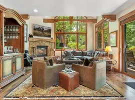 Walk to Slopes, Dining, Pool, Hot Tub, Private Deck, Firepit