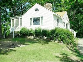 Hillside Historic Cottage, Hotel in Hartland