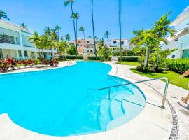 Bavaro Beach Condo-HOTEL with VILLAS & Suites WIFI BBQ Beach CLUB & SPA, hotel sa Punta Cana