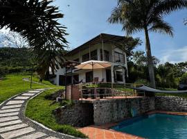 Apto nuevo y moderno con piscina y bbq, zona rural, hotel di Anserma