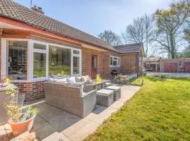 4 Bed in Godalming oc-b30296