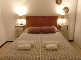 CASA RUBÍ - Encantador Departamento en Mendoza - Parking, patio y seguridad permanente