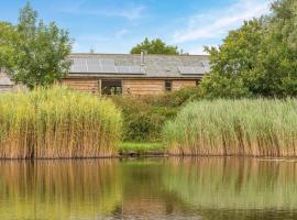 3 Bed in Shebbear oc-l32583, hotel em Shebbear