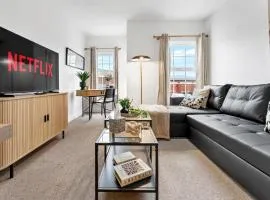 Modern 2-Bedroom Apartment with Free Parking in Warrington