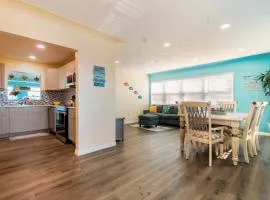 Lovely vacation home 1 block from beach & downtown Gulfport