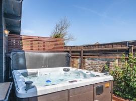6 Bed in Bacton oc-2187, Hotel in Bacton