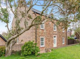 5 Bed in St. Bees oc-w32446, hôtel à St Bees