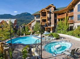 First Tracks Lodge, by Lodging Ovations, hotel a Whistler