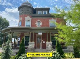 The Victorian Guesthouse Bed & Breakfast, hostal o pensi&oacute; a Delphos