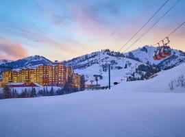 Grand Summit Hotel - Canyons Village, a RockResort，帕克城的飯店