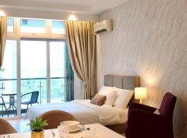 Riverine Diamond Condo - Kuching - Vacay Home, хотел в Кучинг