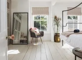 5 Bed in Freshwater oc-w30476