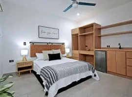 Luxurious apartment with pool steps from beach