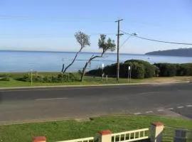 ULTIMATE BEACH FRONT HOLIDAY - Safety Beach