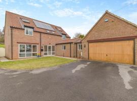 4 Bed in Caistor oc-t30831, hotel en Caistor